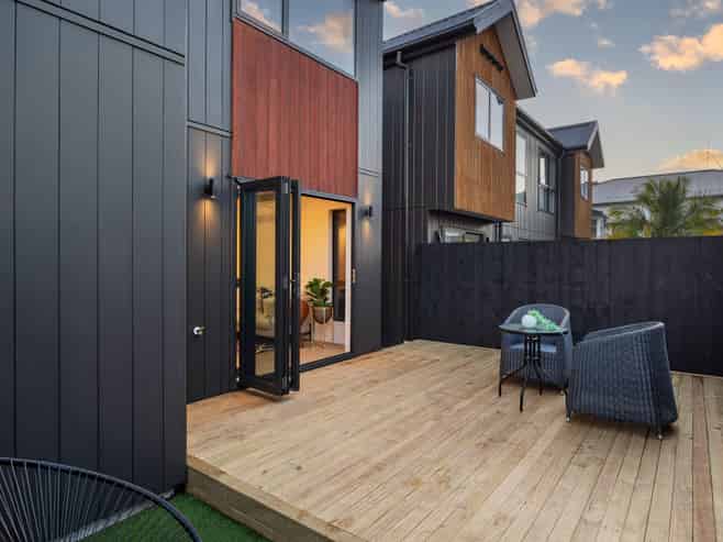 1E Wesley Avenue, Mount Albert