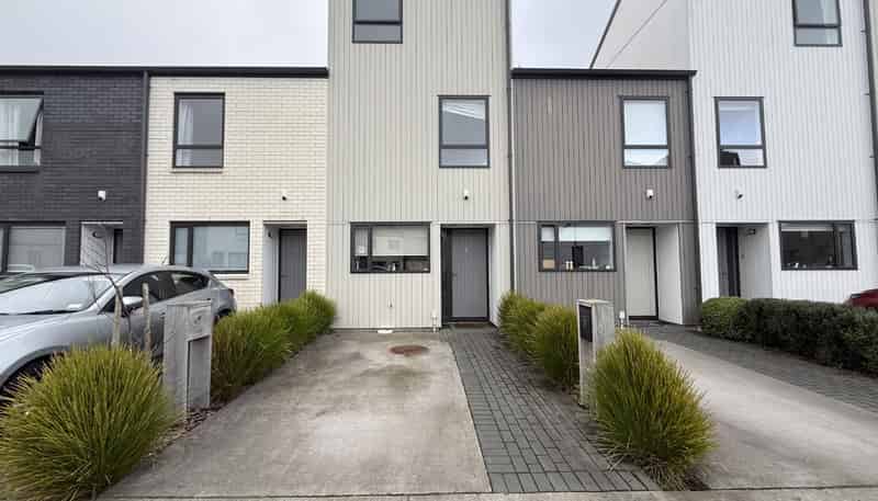 8/170 Fraser Avenue, Johnsonville