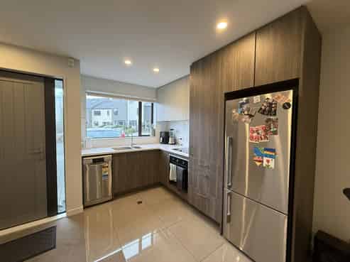 8/170 Fraser Avenue, Johnsonville