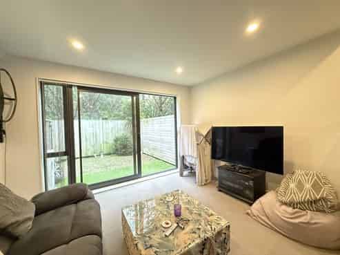 8/170 Fraser Avenue, Johnsonville