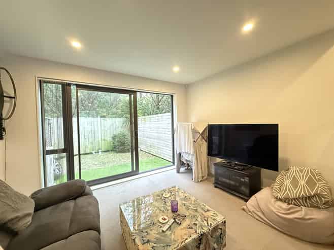 8/170 Fraser Avenue, Johnsonville