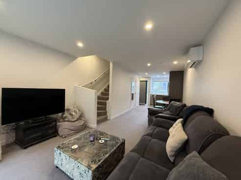 8/170 Fraser Avenue, Johnsonville
