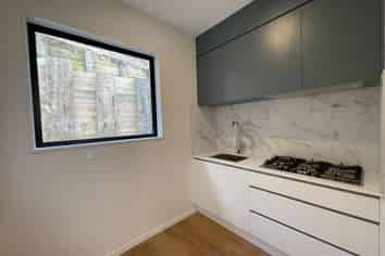 5 *Wallis Lane, Orewa