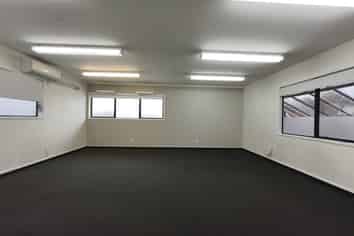 Flexible first floor office