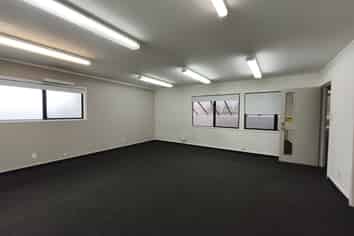 Flexible first floor office