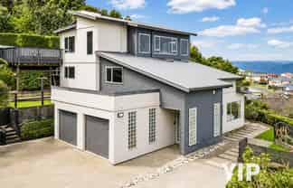 41 Dress Circle, Newlands