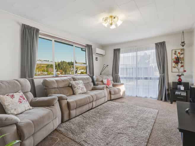 11 Bell Crescent, CONCORD