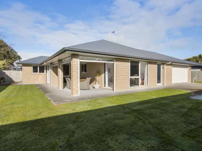 8B Carrick Robertson Place, Waihi