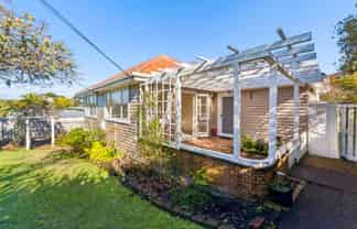 1/13 Wernham Place, Northcote
