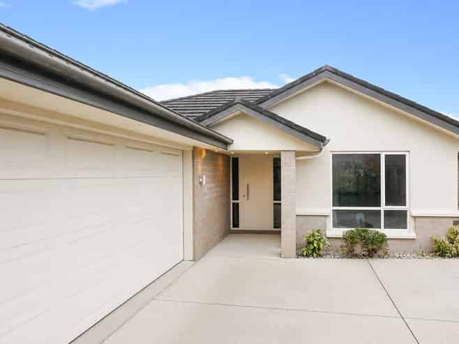 7 Millie Place, Huntington