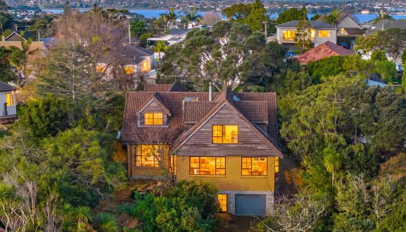 18 Valley Road, Northcote
