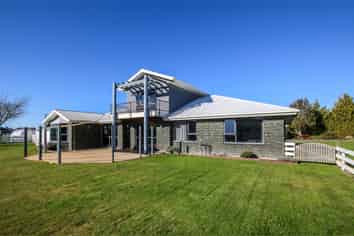 150 Racecourse Road, Allenton
