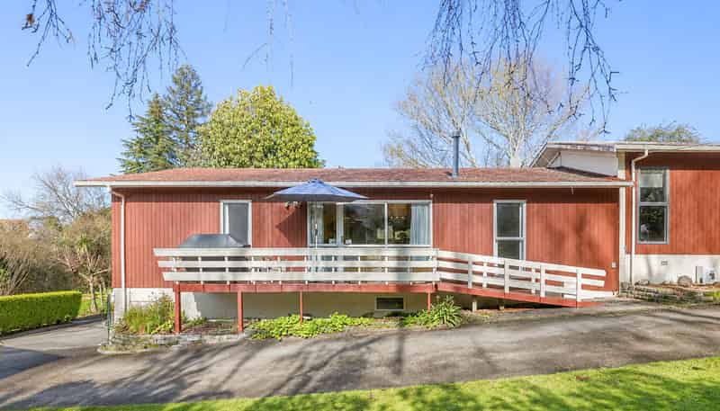 96B Grand Vue Road, Kawaha Point