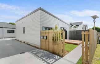 1/581 Worcester Street, Linwood