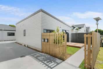 1/581 Worcester Street, Linwood
