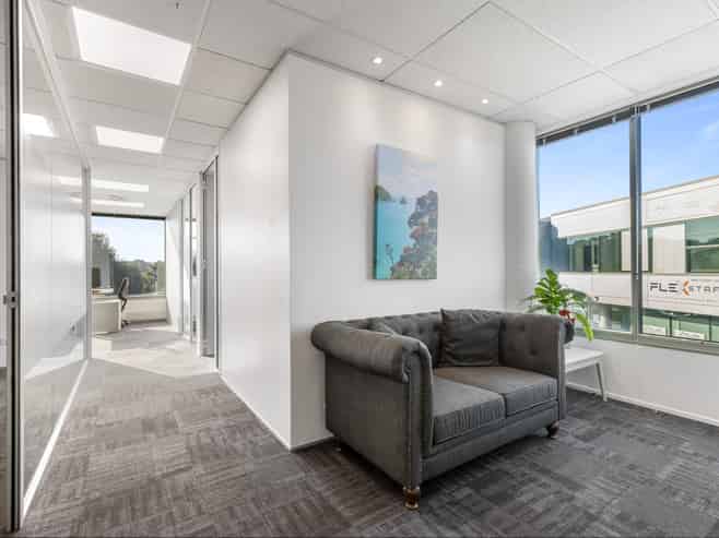 Classy 168sqm Albany office, seven car parks