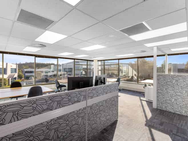 Classy 168sqm Albany office, seven car parks