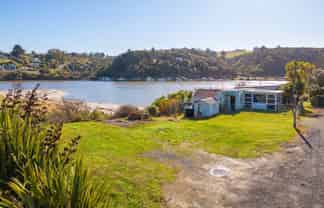 1413 Taieri Mouth Road, Taieri Mouth