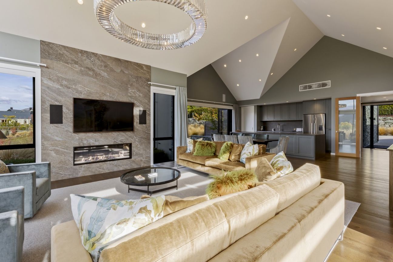 A Striking Home of Timeless Presence - Bild 5