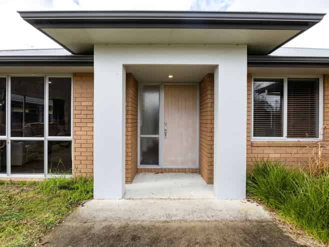 59 Wiltshire Drive, Huntington
