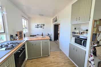 253 Homestead Road, Weston