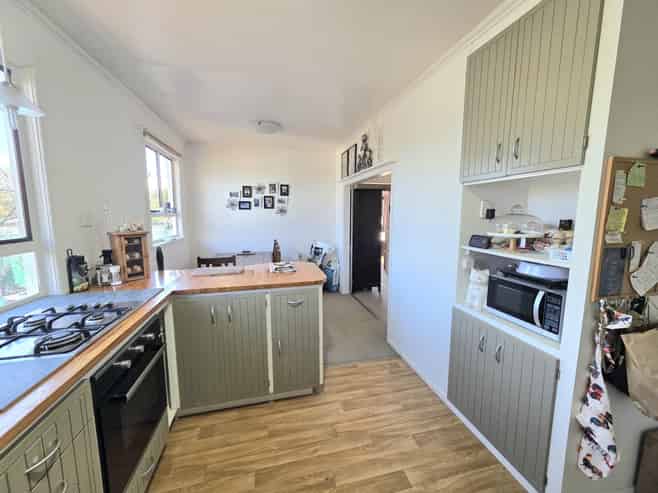 253 Homestead Road, Weston