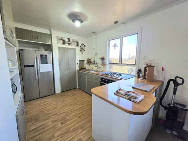 253 Homestead Road, Weston