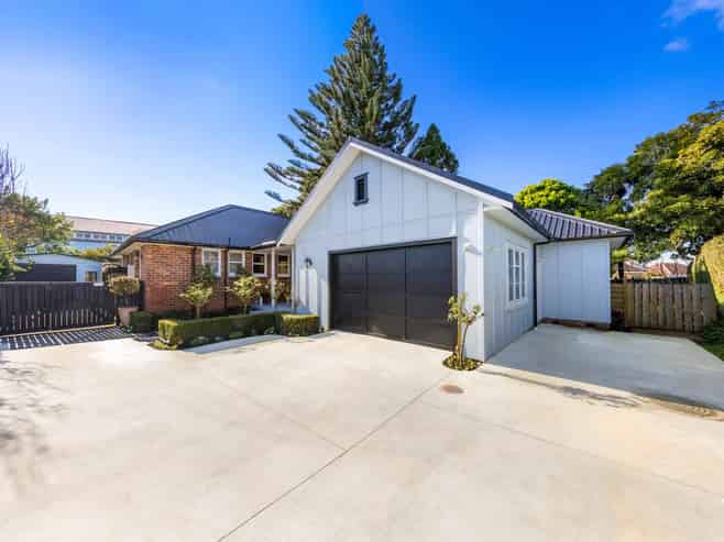 11 Alamein Road, Panmure