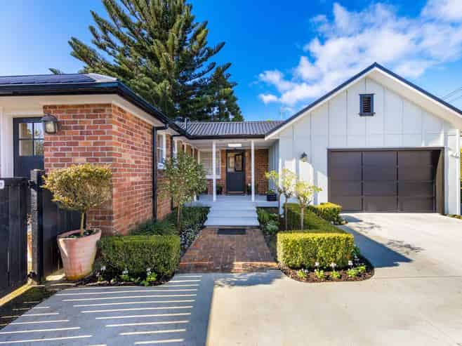 11 Alamein Road, Panmure