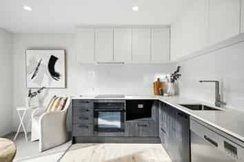 10/200 Main North Road , Redwood