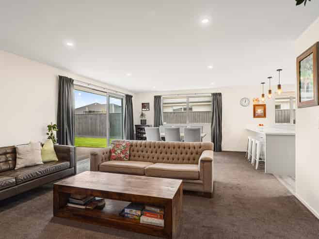 30 Whitehorn Drive, Lincoln