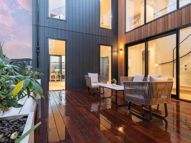 14 Streamview Way, Long Bay