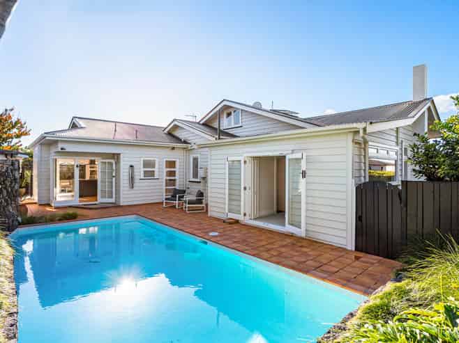 49 Lloyd Avenue, Mount Albert