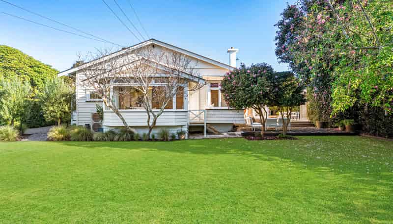 49 Lloyd Avenue, Mount Albert