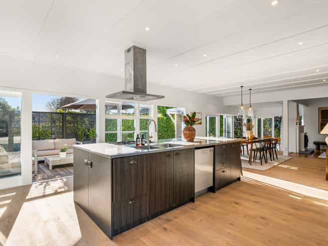 49 Lloyd Avenue, Mount Albert