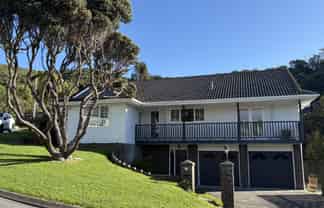 12 Newnham Court, Tawa