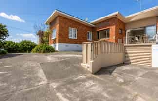 2/221 Mount Smart Road, Onehunga