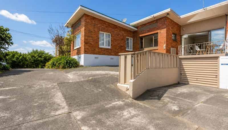 2/221 Mount Smart Road, Onehunga