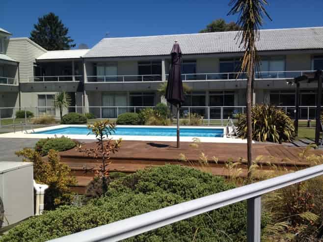 8 (C1/300  Lake Terrace, Taupo