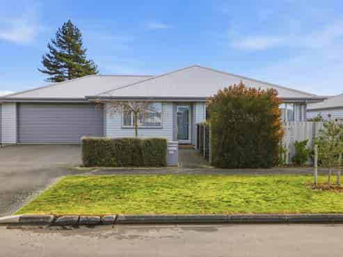 39 Baynes Street, Burwood
