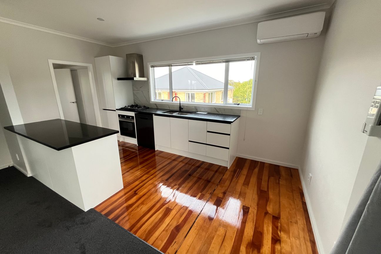 Affordable, Modern and Move-In Ready! - Aanzicht 3