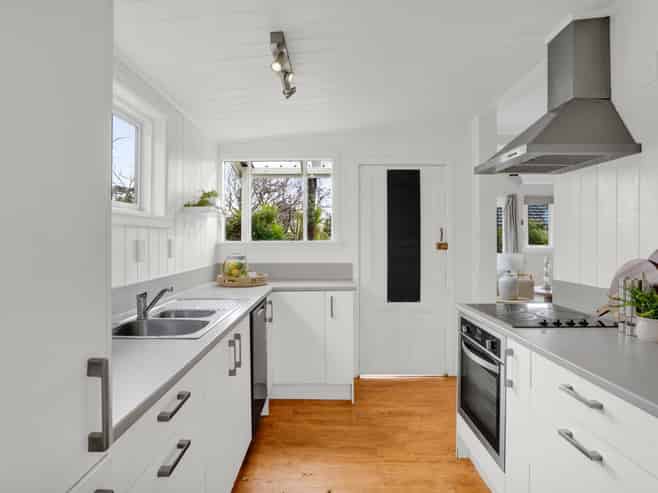 50 Brooklands Road, Brooklands