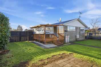 2/154 Warren Crescent, Hillmorton