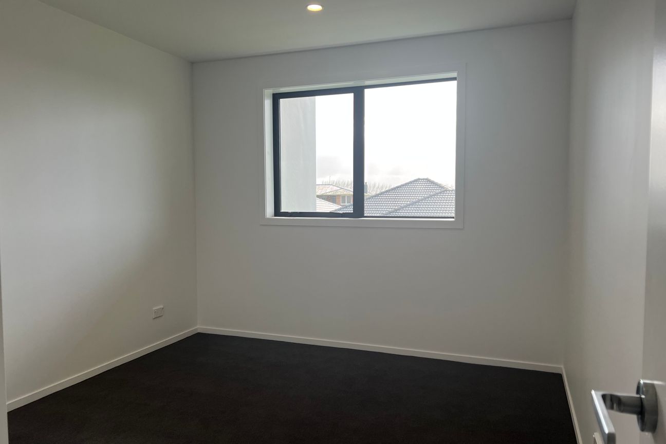 Modern 2 bedroom upstairs apartment for rent - Fler