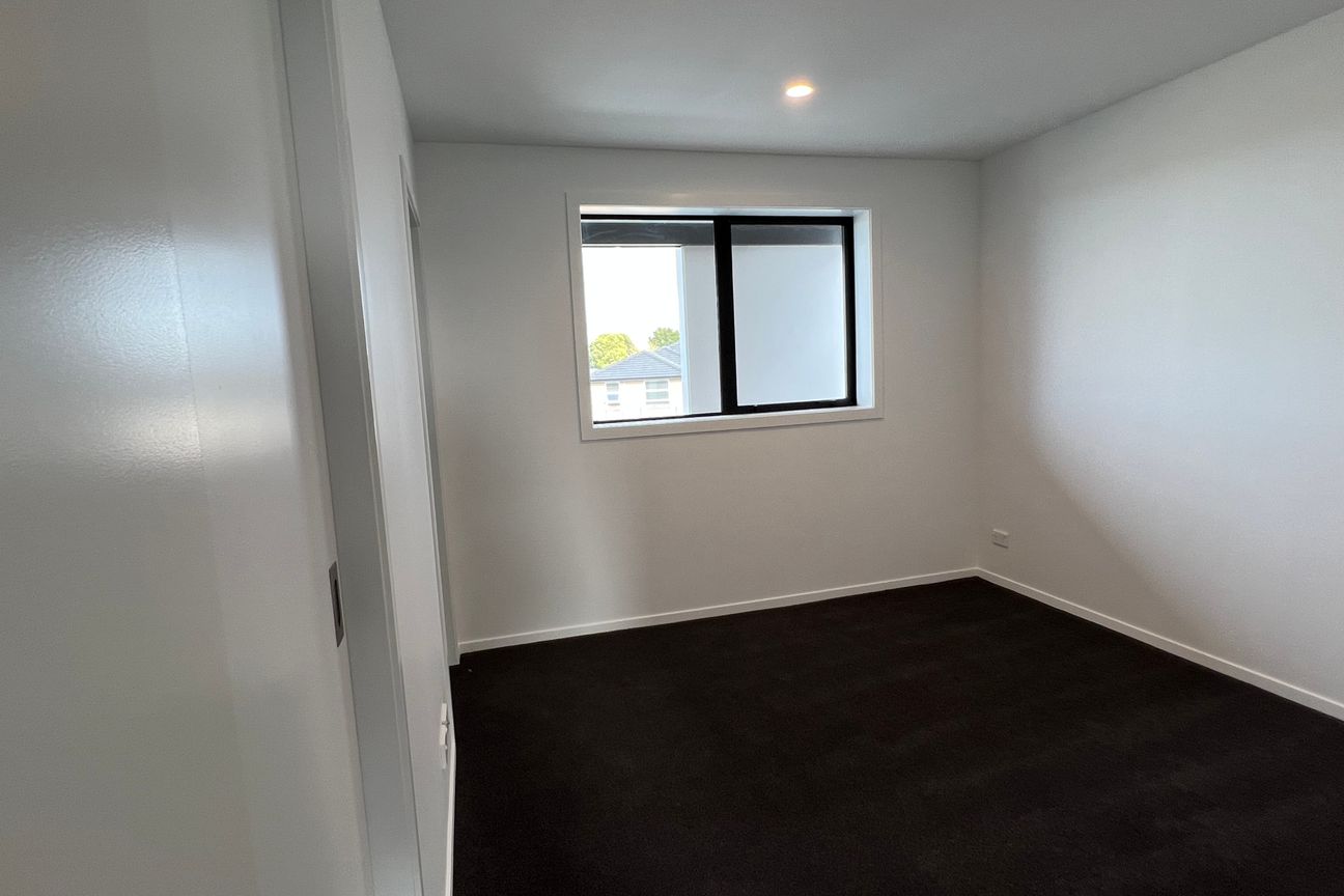 Modern 2 bedroom upstairs apartment for rent - Bild 5