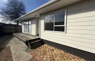 426 Roscommon Road, Clendon Park