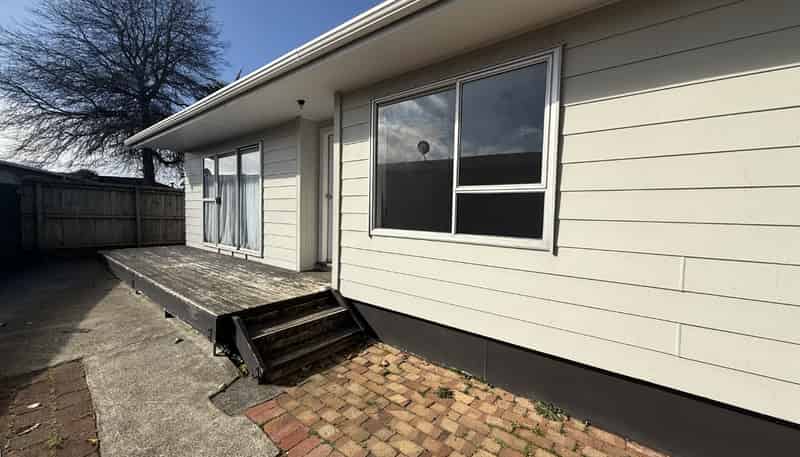 426 Roscommon Road, Clendon Park