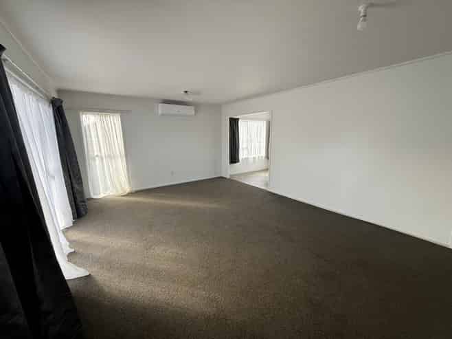 426 Roscommon Road, Clendon Park