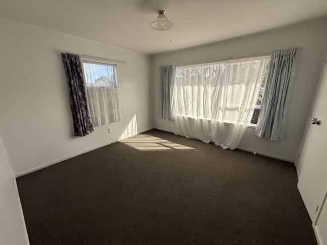 426 Roscommon Road, Clendon Park