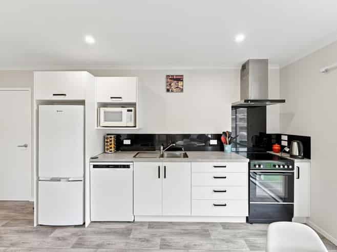 80 Ngamotu Road, Spotswood
